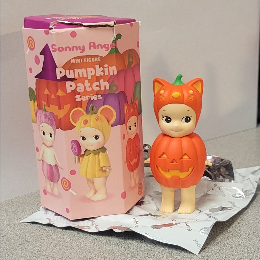 Sonny Angel Pumpkin Patch Mini Figure - Orange